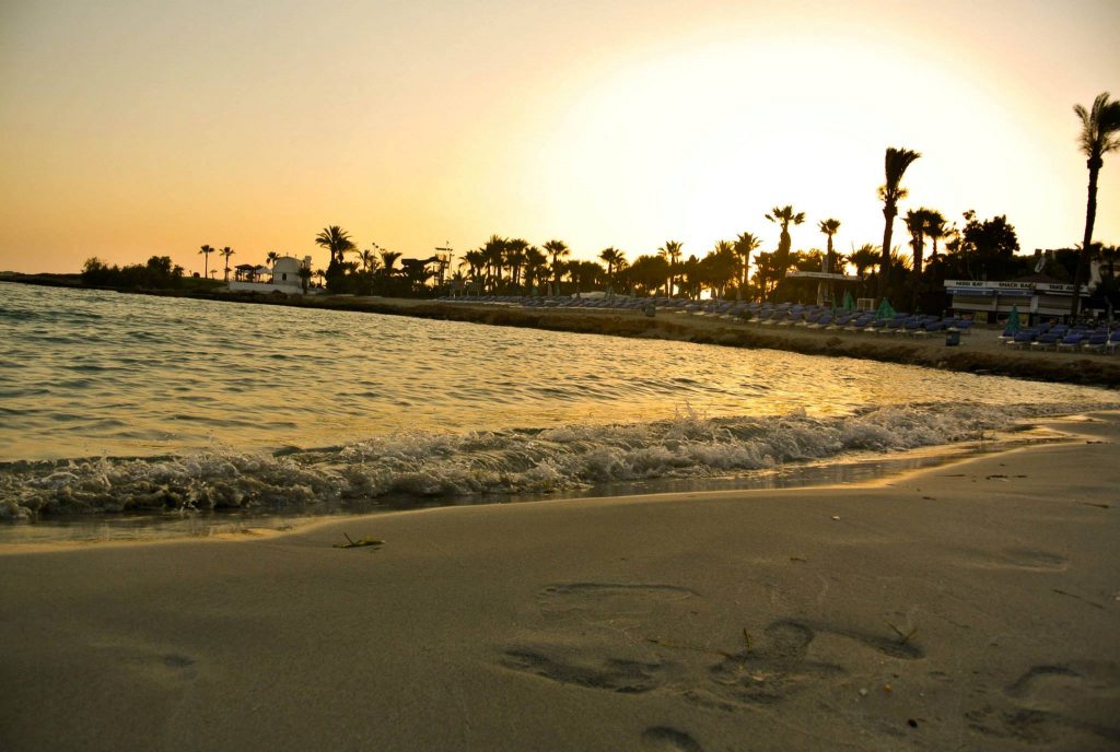 Hosszú hétvége Cipruson, medencés szállással és repjeggyel: 50.800 Ft-ért!