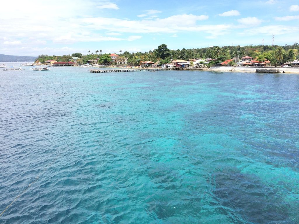 Ússz cetcápákkal: Irány Fülöp-szigetek olcsón!