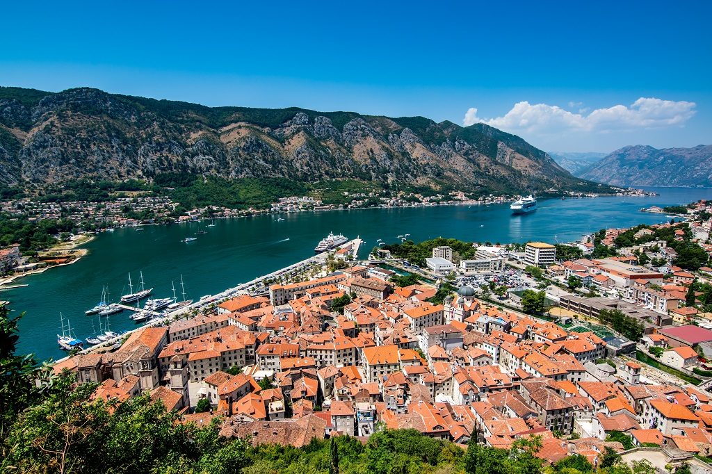 Hosszú hétvége Montenegró egyik legszebb részén: Kotori-öbölben, kiváló értékelésű szálláson, Budapestről!