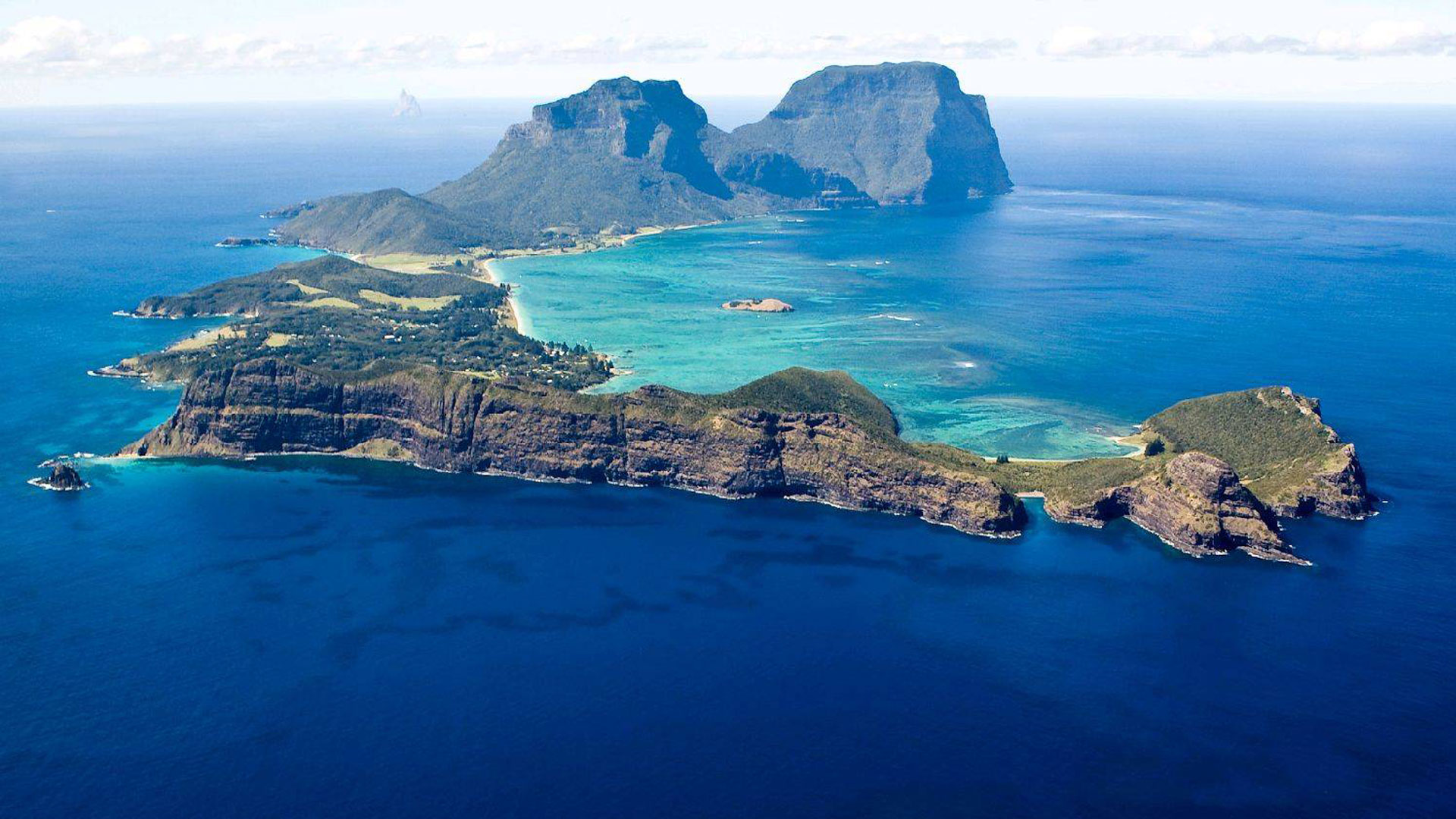 Вулканический остров в тихом океане. Острова лорда Хоува в Австралии. Остров мако в Австралии.