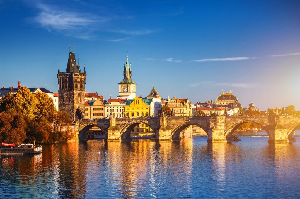 Európai városlátogatás: Hosszú hétvége Prágában repülővel, 4 csillagos reggelis hotellel 38.900 Ft-ért!