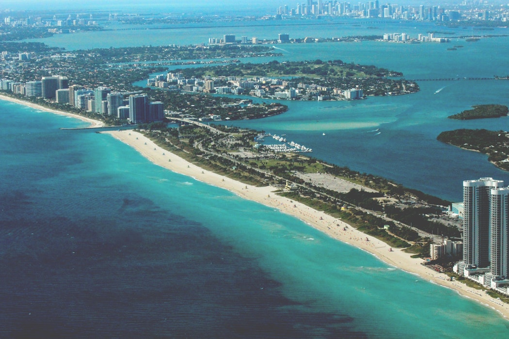 Ezt n zd 1 h t Miami Beach m jusban repjeggyel n gycsillagos