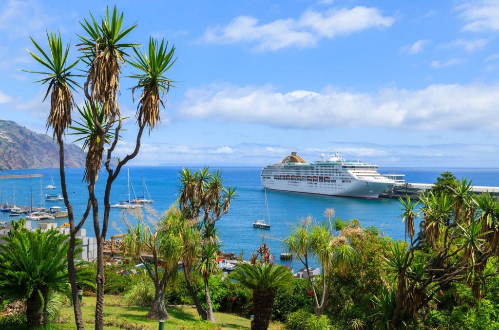 Irány az örök tavasz szigete: Madeira, 8 nap, szállással és repjeggyel: 78.950 Ft-ért!