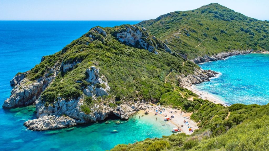 Egy hetes nyaralás Korfu legszebb részén: Paleokastricában: 57.600 Ft-ért!