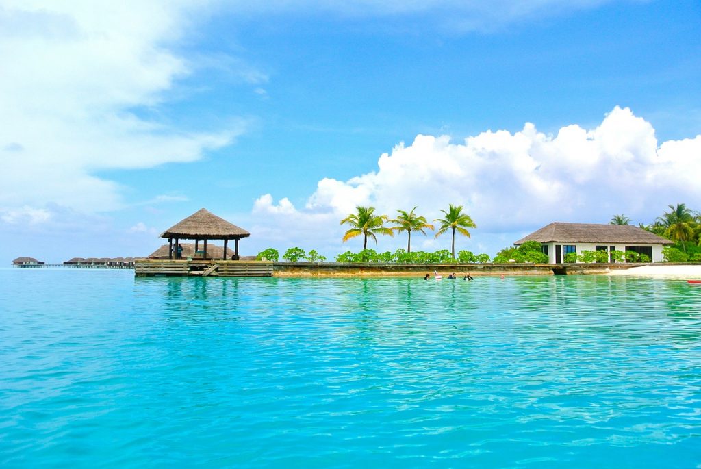 10 napos utazás a Maldív-szigetekre Austrian Airlens-szal, 5*-os Sun Island Resortban teljes ellátással 508.000 Ft-ért!
