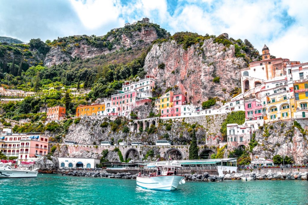 4 napos utazás Nápolyba 70.850 Ft-ért! Nézd meg a környéket: Sorrento, Amalfi, Capri, Vezúv!