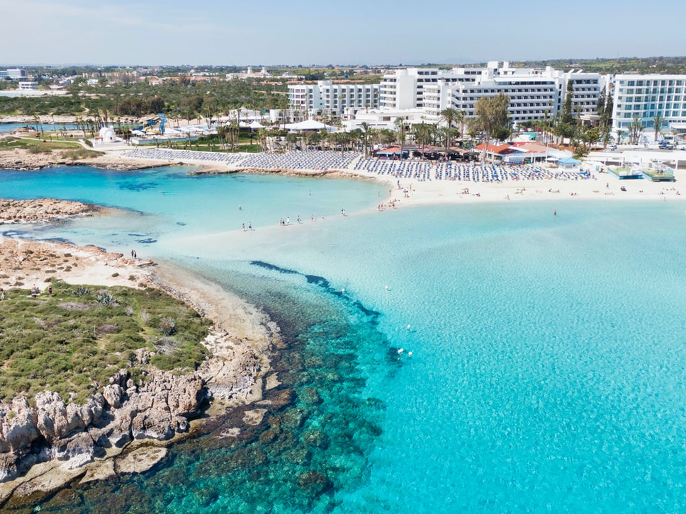 Őszből nyárba: Irány Ciprus október elején medencés hotellel 74.400 Ft-ért!