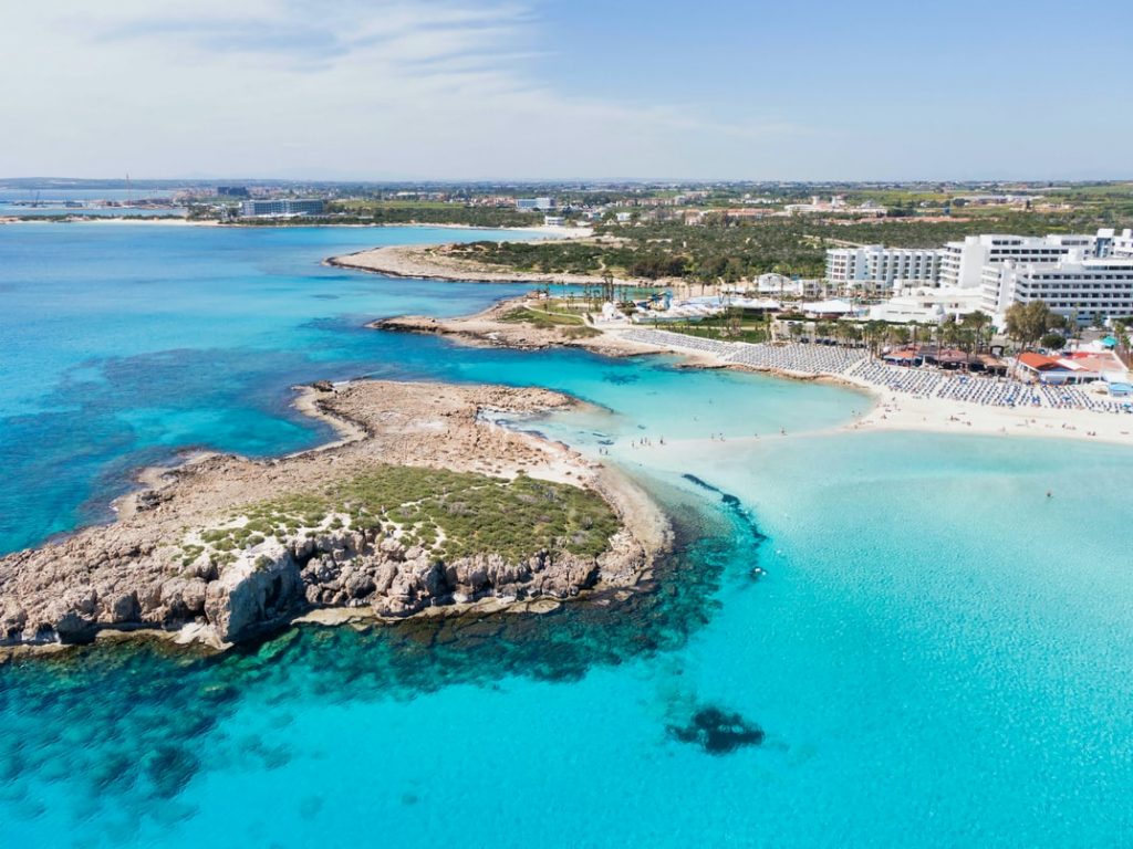 Hosszú hétvége Cipruson, 4 csillagos medencés, reggelis hotellel és repjeggyel: 64.880 Ft-ért!