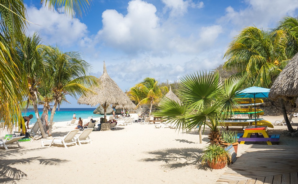 Trópusi kaland: egy hetes nyaralás Curacaon 320.600 Ft-ért!