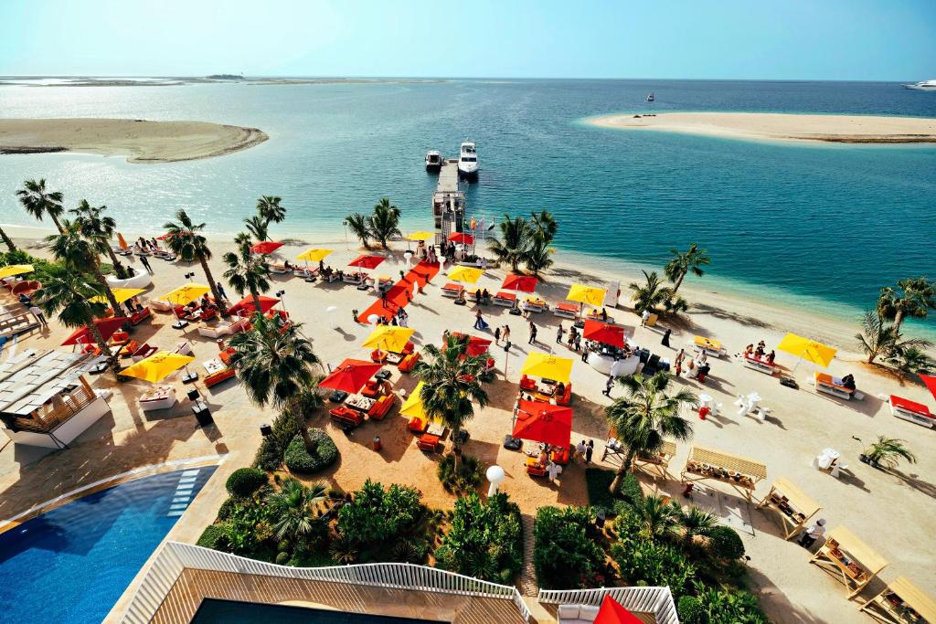 Egy hetes nyaralás a különleges World Island-en Dubaiban 198.490 Ft-ért!