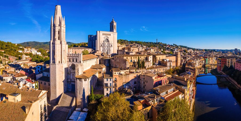 Próbáld ki az új közvetlen járatot, irány Girona 28.250 Ft-ért!