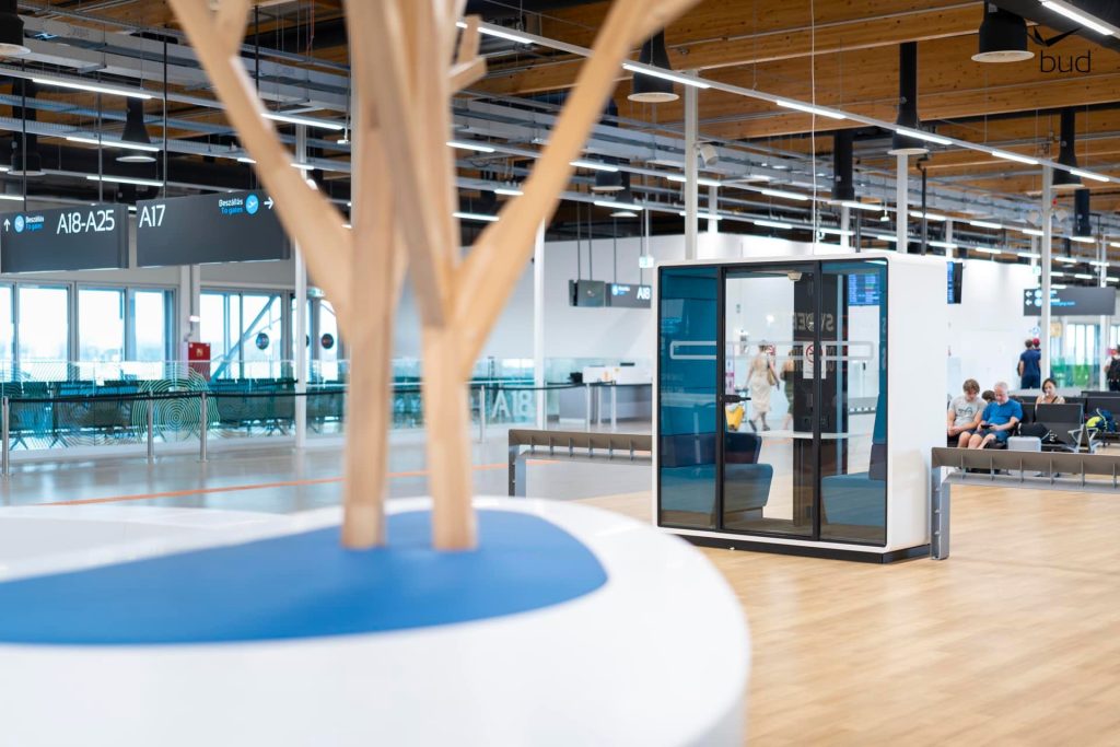Amíg vársz a járatodra, akár a Budapest Airport Csendes szobáját is használhatod.