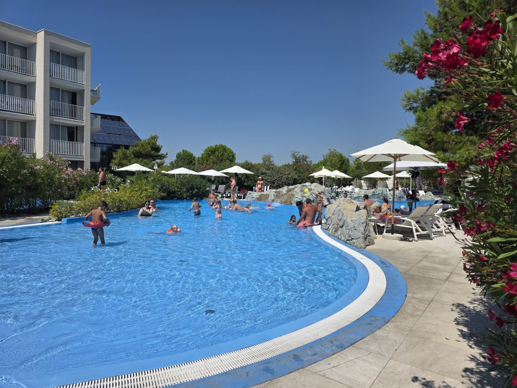 A hotel gyerekbarát medencéje