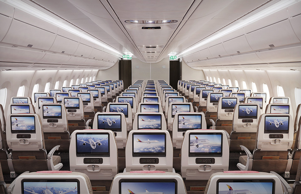Asiana Airlines A350-es járatának economy osztálya 3-3-3-as székezéssel