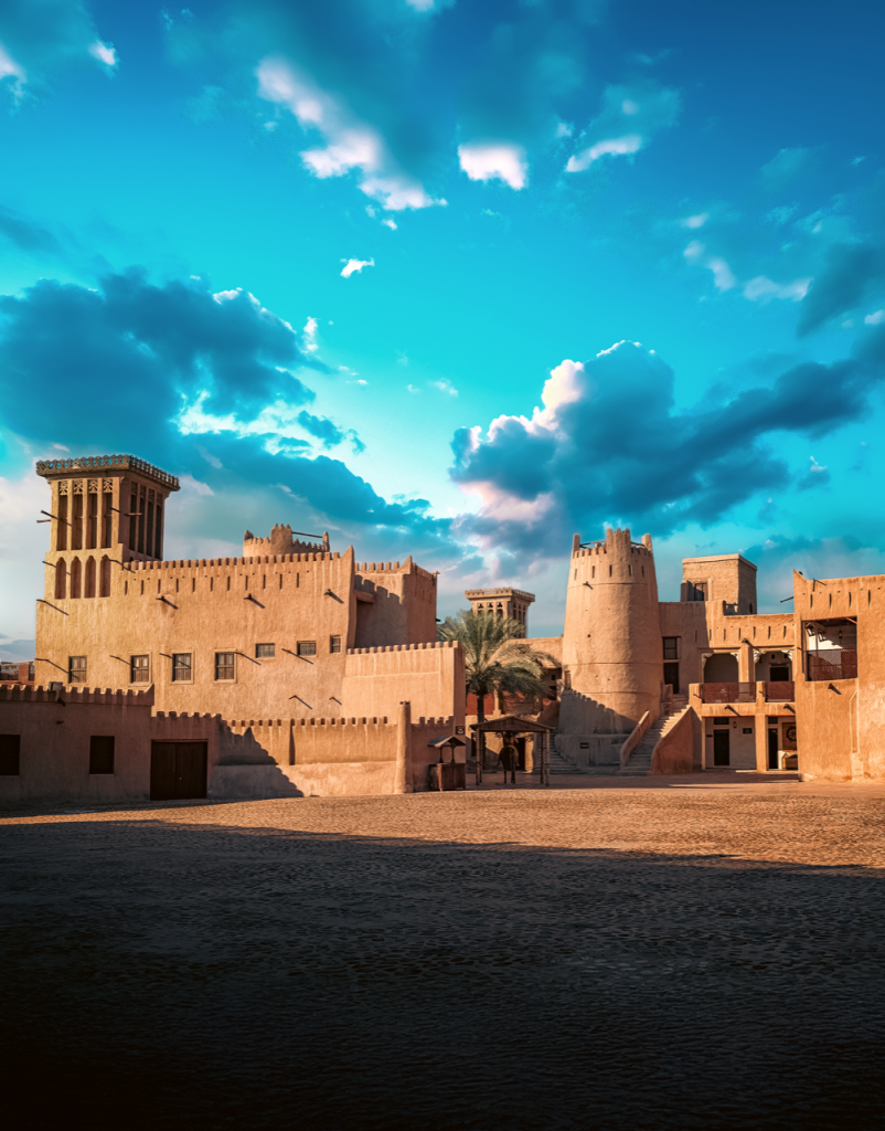 Az Ajman Múzeum egy 18. századi erődítményben található, amely korábban a helyi uralkodó rezidenciájaként szolgált, és ma az emírség történelmét és kultúráját mutatja be.