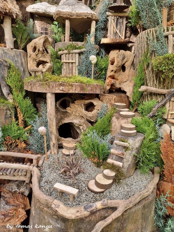 Félelmetes arcok fából