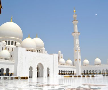 Egy hetes nyaralás Abu Dhabiban, 4 csillagos medencés szálláson: 117.680 Ft-ért!