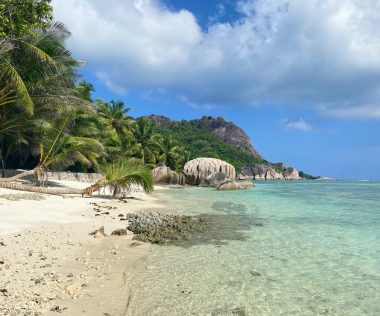 Egy hét Seychelle-szigetekre nagyszerű értékelésű egyszerű szállással, repülővel 304.000 Ft-ért!