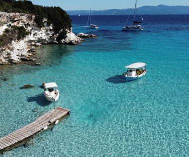 Egy hetes augusztusi nyaralás Korfun repülővel 3*-os medencés hotellel 108.400 Ft-ért!
