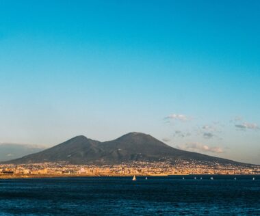 Retúr repülőjegy Nápolyba 14.700 Ft-ért! Látogass el a környékre, vár Sorrento, Amalfi, Capri!
