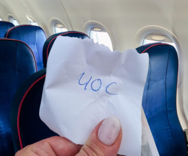 Papírfecnire írt ülőhelyeket kapott több olvasónk Wizz Air járaton