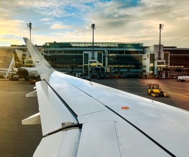 Drónészlelések bénították meg a müncheni repülőteret, több ezer utas rekedt a földön